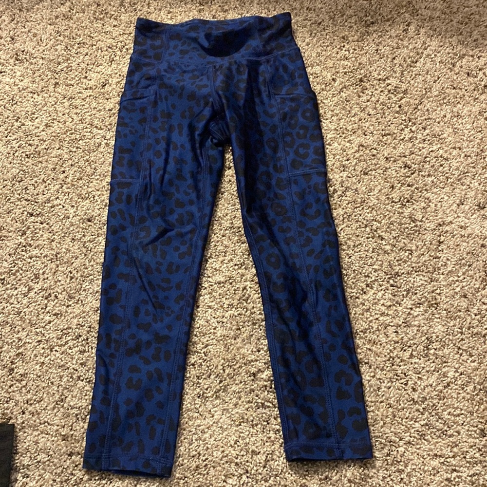 Gap blue and black leopard active leggings